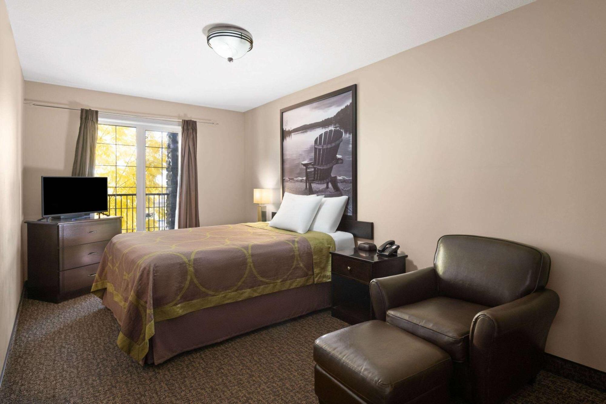 Super 8 By Wyndham Fort Mcmurray Buitenkant foto
