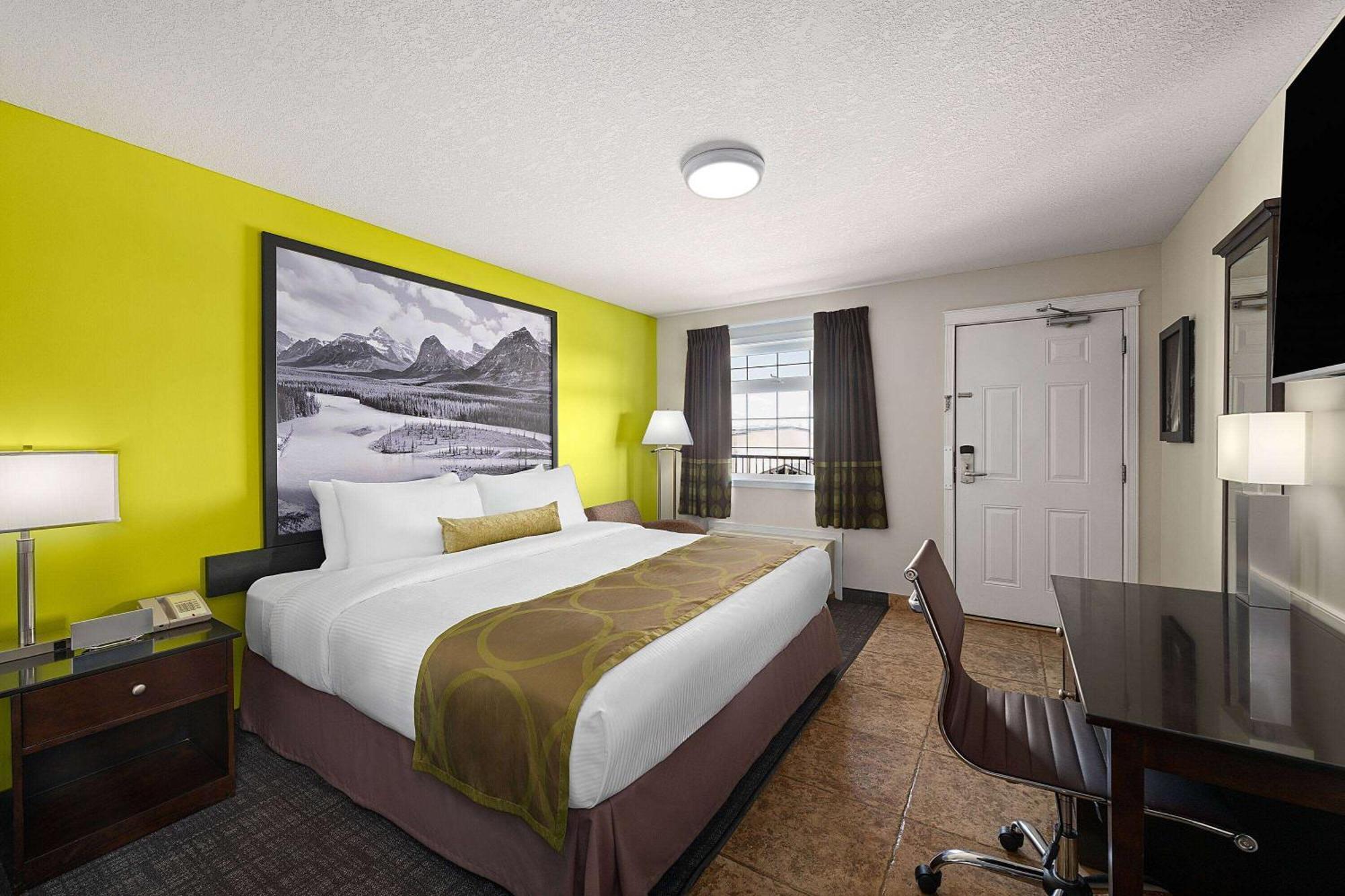 Super 8 By Wyndham Fort Mcmurray Buitenkant foto
