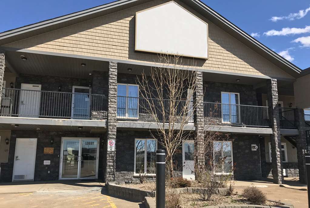 Super 8 By Wyndham Fort Mcmurray Buitenkant foto