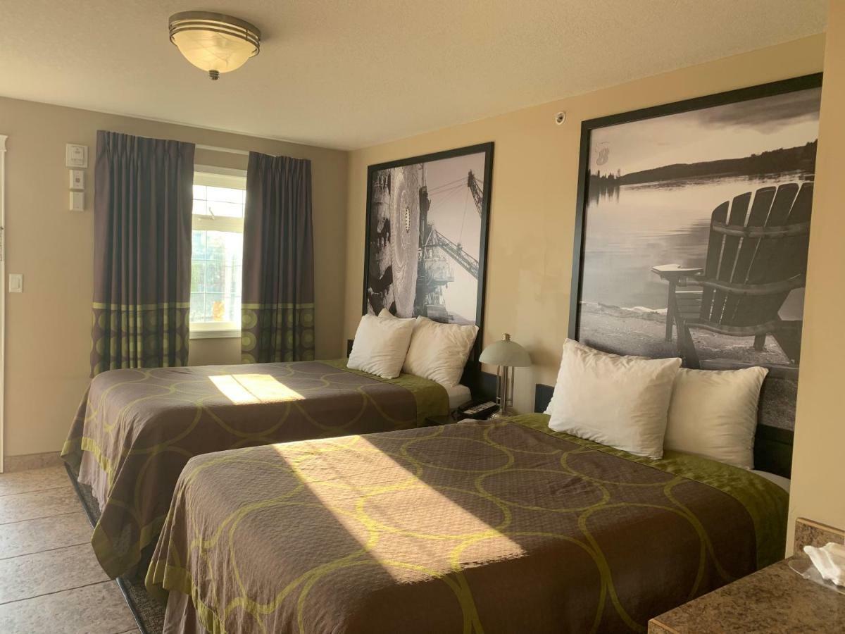 Super 8 By Wyndham Fort Mcmurray Buitenkant foto
